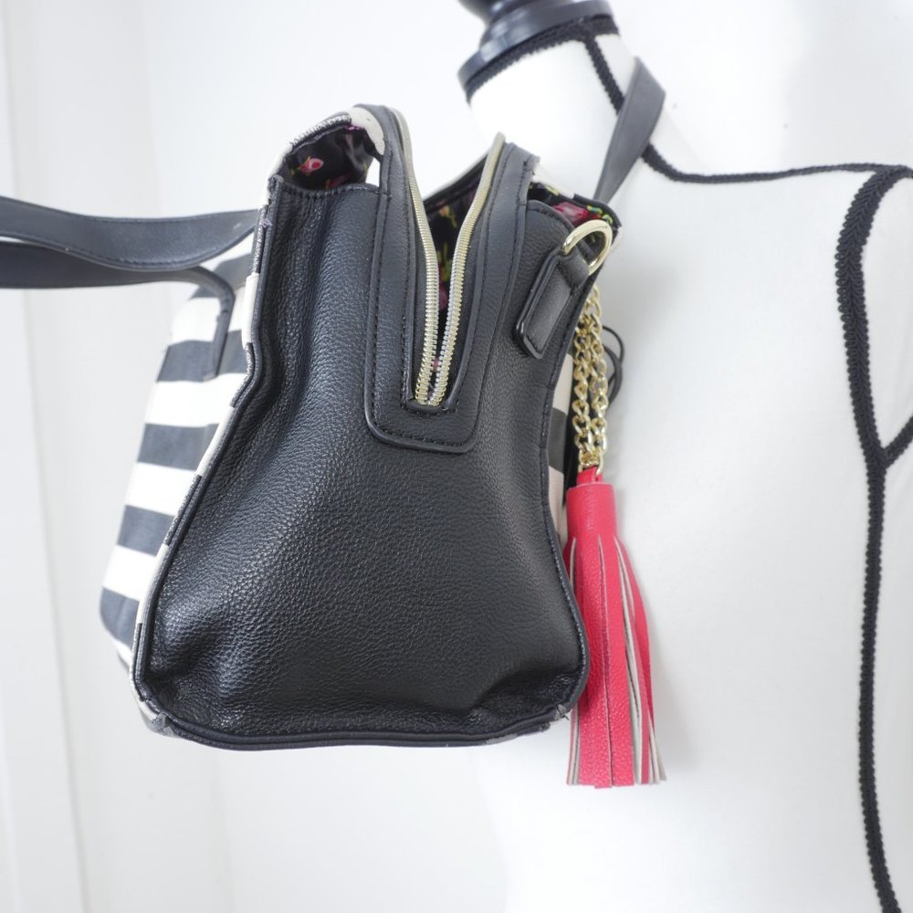 Betsey Johnson NY Black White Stripe Chain Tassle Detail Shoulder Bag - Picture 10 of 12